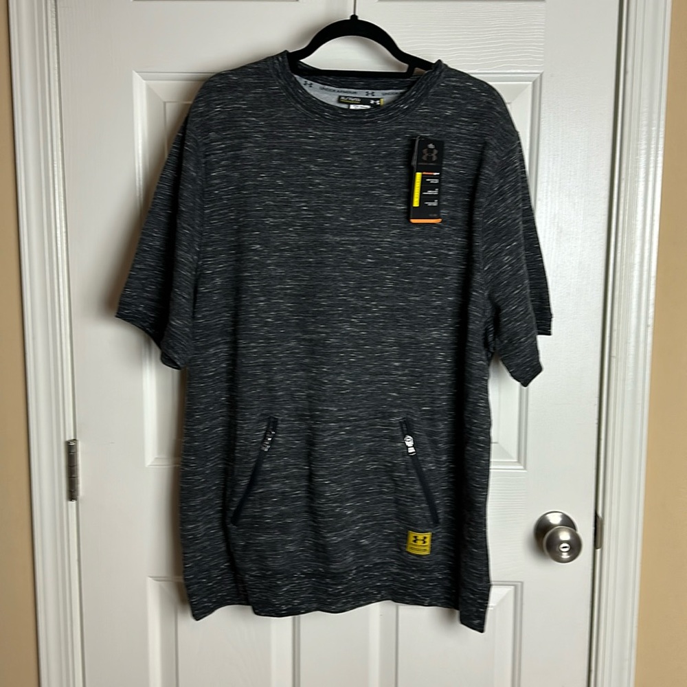 Under Armour Men’s short sleeve Sweatshirt